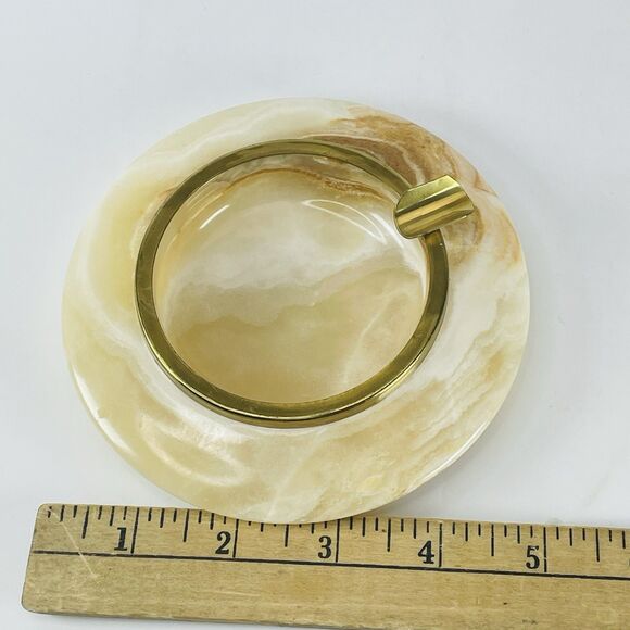 Vintage Alabaster or Onyx Hand Carved Stone Ashtray Brass Rim Made in Italy 5in - Picture 4 of 7